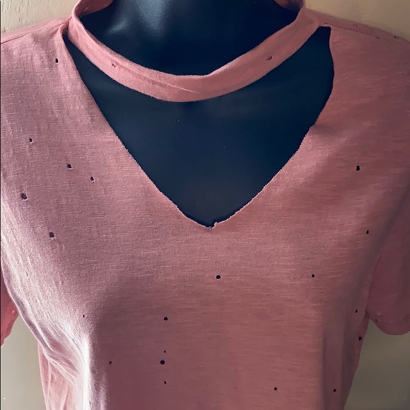 Pink distressed t shirt - Picture 2 of 4